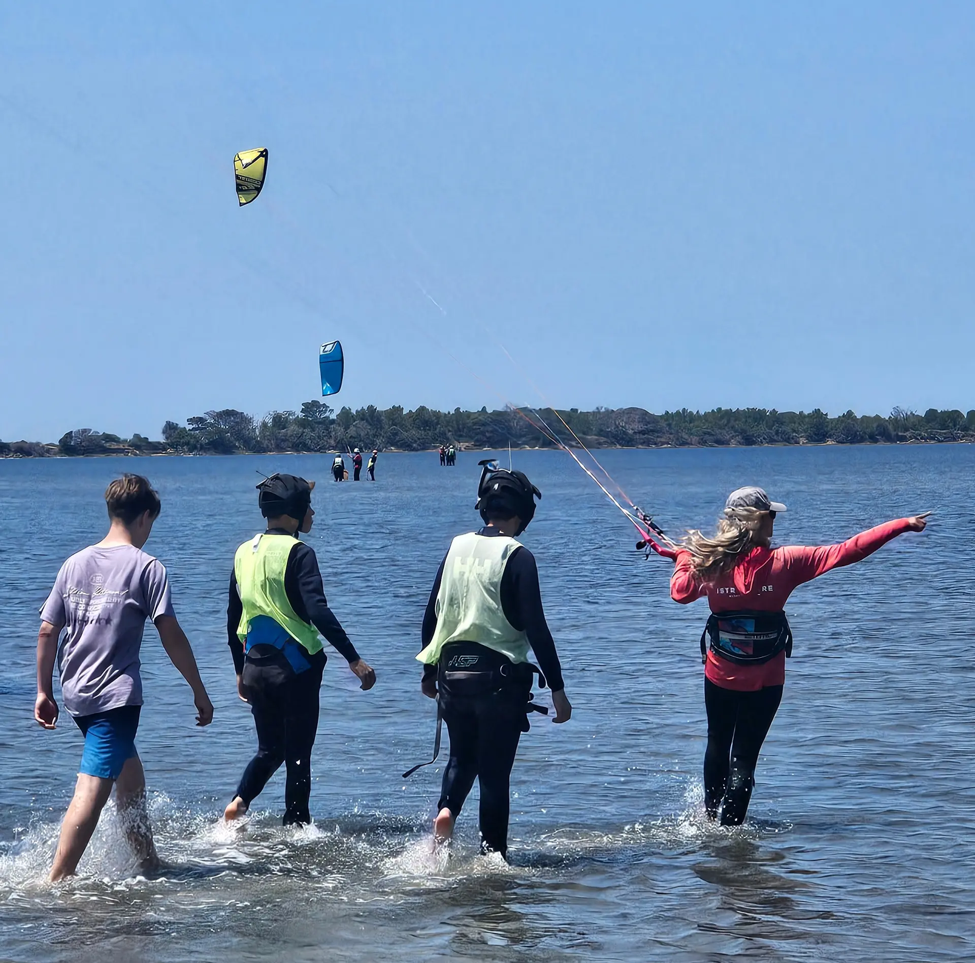 A kitesurf lesson in the shallow lagoon